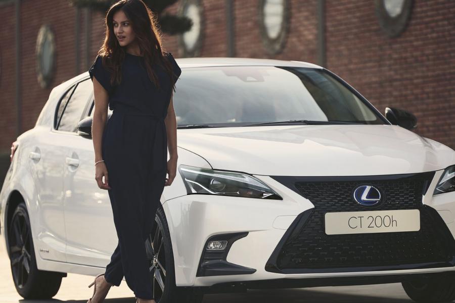  Lexus CT200h Hybrid Special Edition Sport 2018 года  (фото 2 из 7)